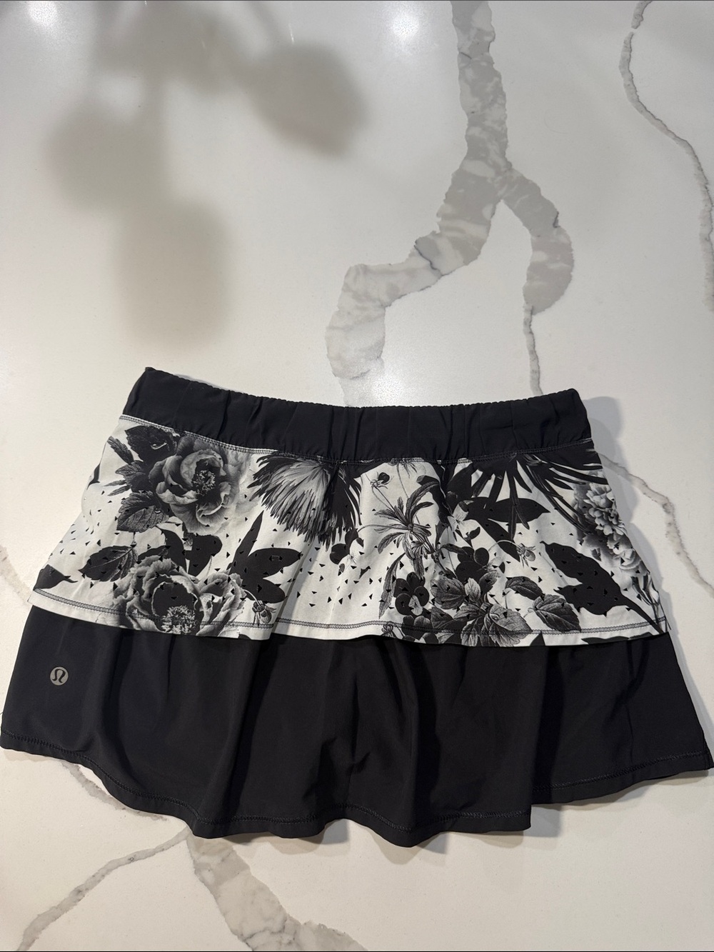 Lululemon In A Flash Skirt Skort Stretch Brisk Bloom Black White Tennis 6